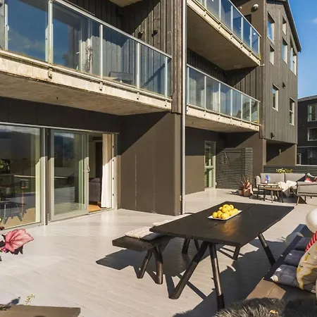 Large Luxurious With Private Terrace And Parking Daire Bergen