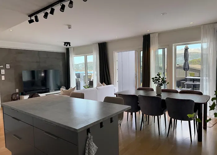 아파트 Large Luxurious With Private Terrace And Parking