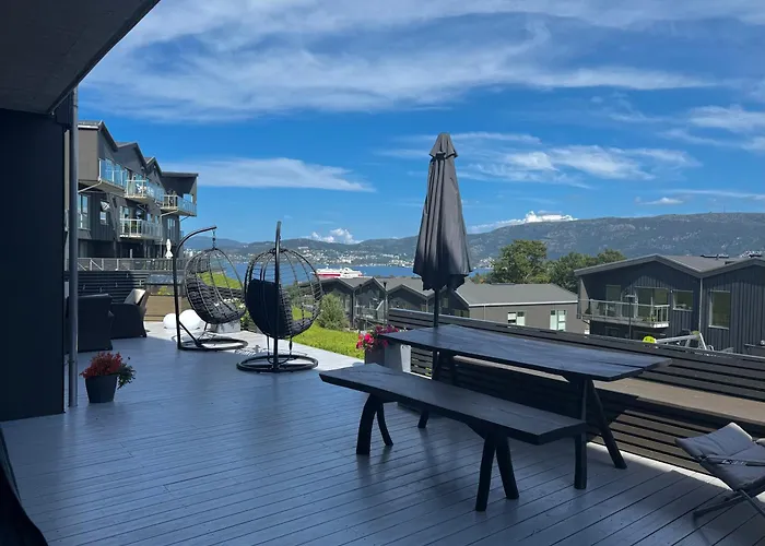 Large Luxurious With Private Terrace And Parking Apartment *